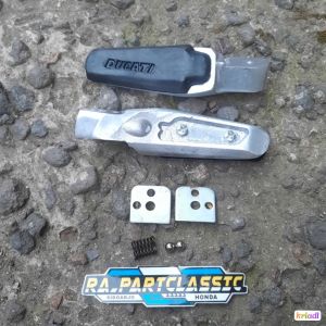 Karet Footstep Ducati Model Trail Set Manisan Footstep Sepasang Universal Terlaris
