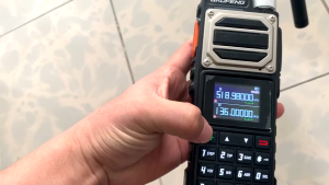 Singapore ready stock USB-C charging Baofeng UV-25 UV25 VHF/UHF Ham Amateur Radio 10W Powerful 2800mAh Battery Portable Tactical 10W 999Ch Tri-band Transmit Six-band Receive Wireless Frequency Copy Vox FM NoAA Amateur Radio