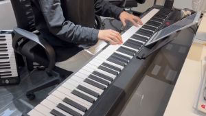 Badger รุ่น BX-16 เปียโนไฟฟ้าอัจฉริยะ88คีย์  ลิ่มแบบทัชชิ่ง เสียงดี มีแบตในตัว เหมาะสำหรับมือใหม่หัดเล่น ของแถมในเซ็ต ประกัน 1 ปี