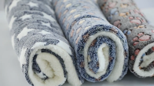 Premium Pet Blanket Fluffy Flannel Cushion Thickened Soft and Warm Mat for Dogs Cats