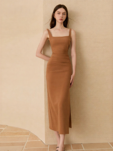 D-PLAY | Square Neckline Camisole Waist Shaping Dress with Drape and Slit