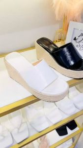 Guốc cói ngang 8cm HALEY STORE trắng đen đế xuồng nâu quai bảng ngang tiểu thư công chúa đi chơi đi làm du lịch biển