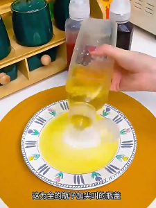 【Buy 1 Take 1】1/2/3Pcs Kitchen Squeeze Bottles Oil Bottle 300/500ml Food-Grade PP5 Squeeze Oil and Sauce Bottles Clear Plastic Squeeze with Lid Bottle Condiment Dispenser Kitchen Oil Tomato Salad Dressing Dispenser