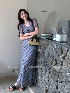 IIECHOES Vintage Style V-Neck Puffy Sleeve Long Dress Women Summer Gathered Waist Plaid A-Line Dress Soft Material Short Sleeve