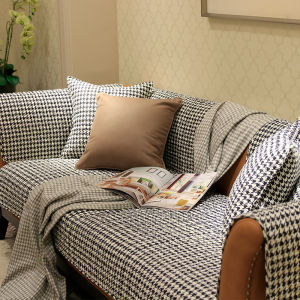 ที่นั่งโซฟาผ้าฝ้ายแท้สไตล์ยุโรปเรียบง่ายป้องกันการลื่นลายจุดดำ-ขาวที่นั่งสำหรับทุกฤดูกาล