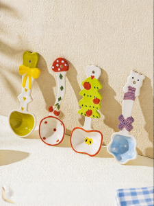 MODERN SWEETHOME | Cute Glazed Ceramic Personal Use Dessert Spoon