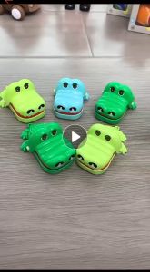 Childrens hand biting toys mini finger biting crocodile biting small toys decompression trick toys