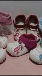 Sepatu Bunyi Cit Cit untuk Anak Perempuan Usia 1-3 Tahun