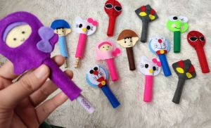 Amplop lebaran bentuk pensil karakter random isi 12 bahan flanel Rine handmade 3