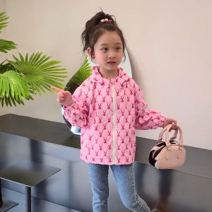 WANDER เสื้อฮู้ดเด็กญ เสื้อกันหนาวเด็กผู้หญิง พิมพ์การ์ตูนน่ารัก สาวฤดูใบไม้ร่วงบางน่ารักและหวาน Zipper Hooded Coat241204