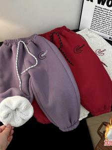 กางเกงวอร์มลำลองเด็ก ฤดูใบไม้ร่วง/ฤดูหนาว 2025 ใหม่ ผ้าฝ้ายผสมขนแกะ ทรงหลวม ปักลาย อบอุ่น กางเกงขายาว สำหรับเด็กชาย