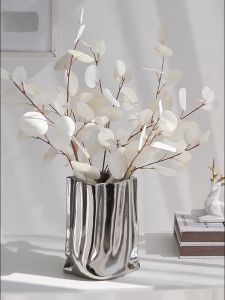 Lọ hoa decor bằng gốm mạ điện sang trọng trang trí phòng khách bàn cà phê tủ rượu kệ tv bình cắm hoa Qhouse 02 màu gold và bạc cao cấp