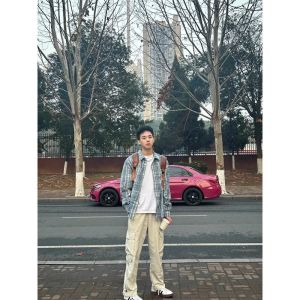 เสื้อเชิ้ตแขนยาวสีน้ำเงินลายสก็อตสไตล์อเมริกันหลวมๆ ลำลองสำหรับผู้ชาย เสื้อเชิ้ตฤดูใบไม้ผลิและฤดูใบไม้ร่วงแบบย้อนยุค