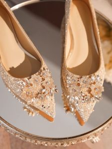 รองเท้าแต่งงานส้นเตี้ยแบบสวมสบายสำหรับผู้หญิง ฤดูใบไม้ผลิและฤดูใบไม้ร่วง รองเท้าแต่งงานแบบสวมได้สองทาง รองเท้าส้นสูงสีเบอร์มุนด์สำหรับเจ้าสาว