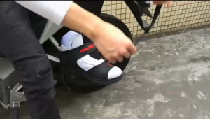 Sarung Karet Sepatu Motor 4Tak: Pelindung Anti Lecet & Aksesoris Wajib