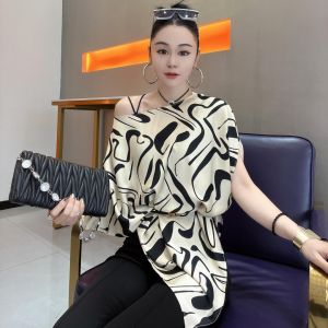 Áo in chữ cái sọc nữ quần áo phong cách cổ xẻ rộng phá cách đơn giản nối thắt lưng đi làm