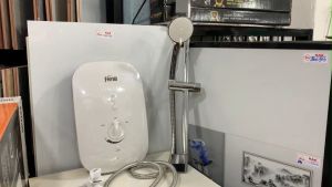 KM2024 Máy nước nóng trực tiếp Ferroli SSN 4.5S chống giật không bơm tăng áp Best sales Bình nước nóng trực tiếp Ferroli Divo