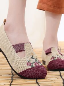 Beijing Ladies Flat Slip-On Shoes Comfortable Breathable Embroidered Flats Casual Floral Design for Mothers And Elderly Women