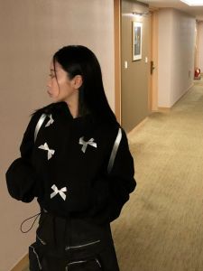 เสื้อสเวตเตอร์ฮู้ดลายผีเสื้อสไตล์เกาหลีสั้นลำลอง ทรงหลวม แขนยาว ปกติ คอตั้ง ผูกโบว์ แฟชั่นฤดูใบไม้ผลิ