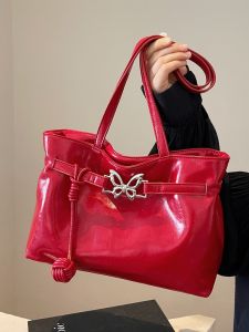 Trendy Large Capacity Womens Tote Bag Versatile Commuter Bag Fashionable Design Soft PU Leather Single Shoulder Handbag