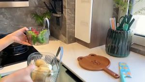 Giỏ Đựng Hành Tỏi Có Quai Treo Dán Tường Hộp Đựng Thực Phẩm Nhựa Cao Cấp