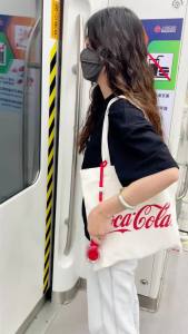 Coca-Cola | Quạt Cầm Tay Di Động Có Thể Sạc Lại Bằng USB Coca Cola 3000mAh Tốc Độ Cao Với Màn Hình Kỹ Thuật Số LED Để Sử Dụng Khi Đi Du Lịch Cắm Trại Ngoài Trời