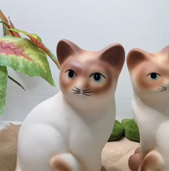 ตุ๊กตาแมววิเชียรมาศเซรามิก 1 คู่ สำหรับแต่งสวนและบ้าน