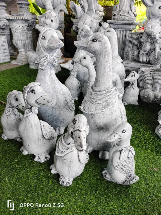 ตุ๊กตาปูนปั้นครอบครัวเป็ด 6 ตัวสำหรับจัดสวนและตกแต่งบ้าน