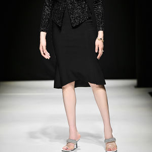 Versatile Slim Fit Asymmetrical Fish Tail Skirt mid Length Open Split Womens All-Match Mini Dressing Polyester Fiber Knitted Skirt