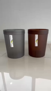 ถังขยะในบ้าน ถังขยะพลาสติก ทำจากวัสดุ PP แบบทรงกลม ขนาด10L. ไม่มีฝาปิด มีที่ล็อกถุงขยะ มี 2 สี สีเทา สีกาแฟ สีสวย ทนทาน แข็งแรง