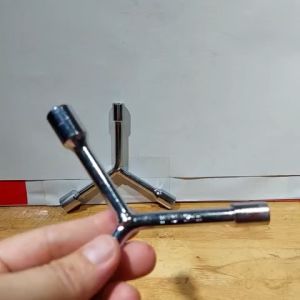 Cần tuýp chữ Y 3 đầu 8-10-12 ly 3 đầu với các size thông dụng hình lục giác mở các con bulong 8ly 10ly hoặc 12 ly. Cần chữ Y mở bulong tiện dụng nhỏ gọn bỏ túi chiều dài là 7cm - Cửa Hàng Nam