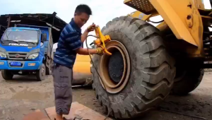 【Local shipping】SATAS 10T Pneumatic tire stripping machine Truck loader Tire pressing machine Portable pneumatic hydraulic
