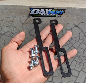 PANGKON BREKET SELEBOR DEPAN NINJA R RR PNP KE SEKOK DEPAN  1 SET BREKET SLEBOR DEPAN NINJA R RR VICTOR PNP SKOK DEPAN MEGAPRO TIGER BRECKET BRACKET SPAKBOR DEPAN KAWASAKI NINJA PNP BOTTOM SHOK MP LAMA HIU PRIMUS TIGER DUDUKAN PANGKON PANKON SPAKBOR