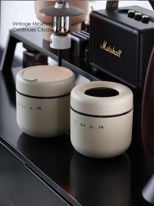 ถังขยะขนาดเล็กสำหรับโต๊ะทำงาน ความจุ 2 ลิตร ฝาปิด ทรงกลม พลาสติก ใช้ได้ทุกที่ ดีไซน์น่ารัก สำหรับใช้ในบ้านและออฟฟิศ