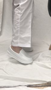 Womens nurse shoes in sizes 35-40 breathable lightweight casual hospital shoes one foot thick soled sports shoes