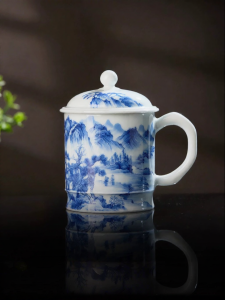 JINGDEZHEN | Hand-painted Blue and White Porcelain Mug