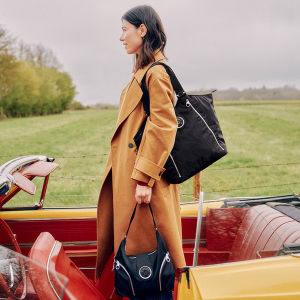 Kipling กระเป๋าทรงสี่เหลี่ยมมีหูหิ้วสะพายไหล่มาใหม่ (สร้อยคอจี้รูปลิงฟรี)