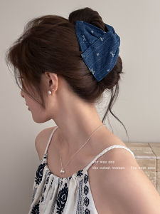 กิ๊บติดผมทรงสามเหลี่ยมผ้าเดนิมสไตล์ฮีปซ์สำหรับผู้หญิง กิ๊บติดผมทรงฉลามหรูหราสำหรับผู้หญิง ตกแต่งผมแบบมัดผมด้านหลังศีรษะ