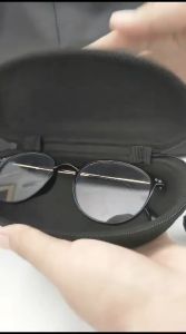 Box Hardcase Kacamata Hitam Pria Wanita