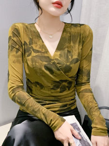 Korean-Style Long-Sleeve V-Neck T-Shirt for Women with Ruched Mesh Fabric Slim Fit Design Fashionable Work Clothing