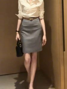 กระโปรงสั้นทรงเอเอวสูงสีเทา ทรงเข้ารูป กระโปรงทรงเอ กระโปรงสั้นผู้หญิง ฤดูใบไม้ผลิ ฤดูร้อน กระโปรงทรงเอเอวสูง กระโปรงทรงเอเอวสูง