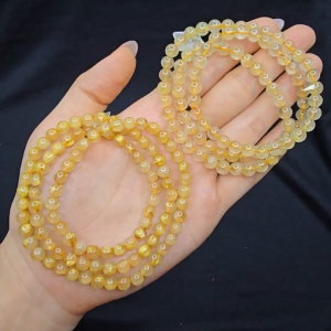 Q1535 Chuỗi 3v 6li Thạch Anh Tóc Vàng nhà em đang có 2 mã cho mệnh Thổ và Kim - Phong Thuỷ TUDO