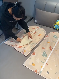 ถุงกันฝุ่นเสื้อ ถุงคลุมเสื้อ ใส่สูท กันฝุ่นกันยับ แบบมีซิปตรงกลาง ทำความ ด้านล่างปิดรอบทิศทางเต็ม