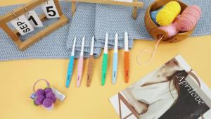 1pcs Ergonomic Soft Handle Crochet Hook Cherry Two Color Knitting Needles 6-12mm DIY Wool Weave Knitting Crochet Tools Crafts