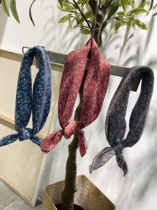 Khăn Choàng Vuông Hoa Thêu Chất Liệu Cotton Lanh Cổ Điển Viền Hoa Nhỏ Chất Lượng Cao Dễ Kết Hợp Khăn Choàng Mùa Hè 2025