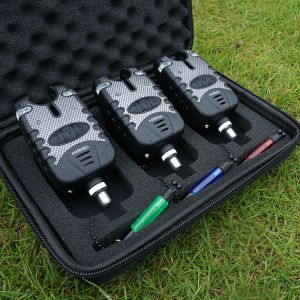 Hirisi 3pcs สัญญาณเตือนภัยตกปลา 3pcs ตกปลา Swingers 3 สีตกปลากัดสัญญาณเตือนชุด B1113B