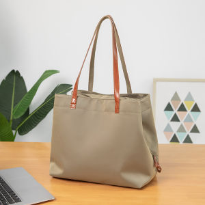 กระเป๋าโท้ตไนลอน Oxford กันน้ําสําหรับผู้หญิงที่มีกระเป๋าสะพายไหล่ความจุขนาดใหญ่สําหรับการเดินทางแบบสบายๆ