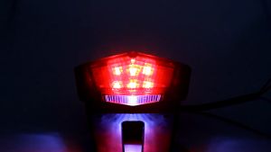 Tailไฟท้ายบังโคลนหลังไฟเบรกติดท้ายรถสำหรับจักรยานยนต์วิบากออฟโรดกำหนดได้เอง