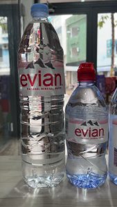 Thùng 12 chai nước khoáng thiên nhiên Evian 1.5L (1.5L x 12 chai)