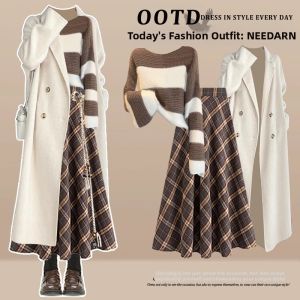 NEEDARNA | Thickened Stylish Shoulder Fit Warm Womens Tweed Coat